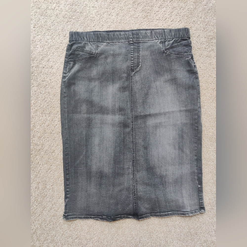 Christopher & Banks Charcoal Pencil Skirt